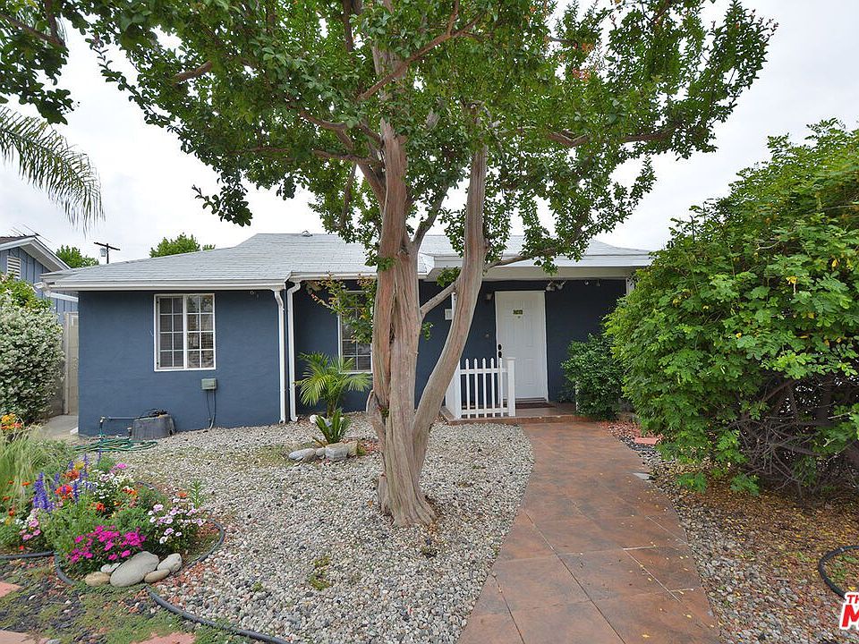 1st image of 17414 Saticoy St