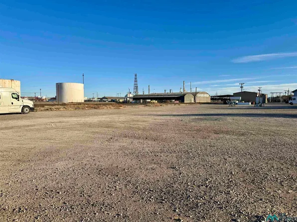 403 N 1st St, Artesia, NM 88210