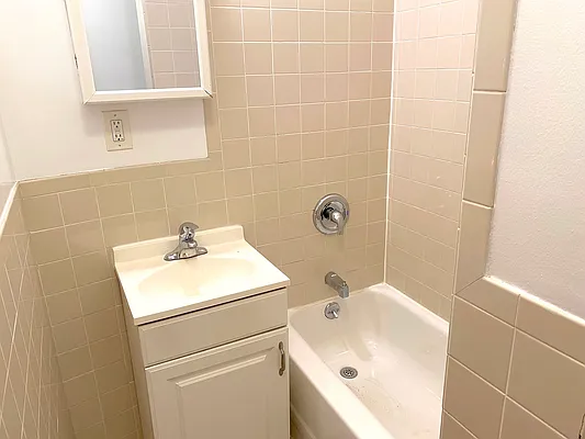 Rented by Highline Residential | media 13