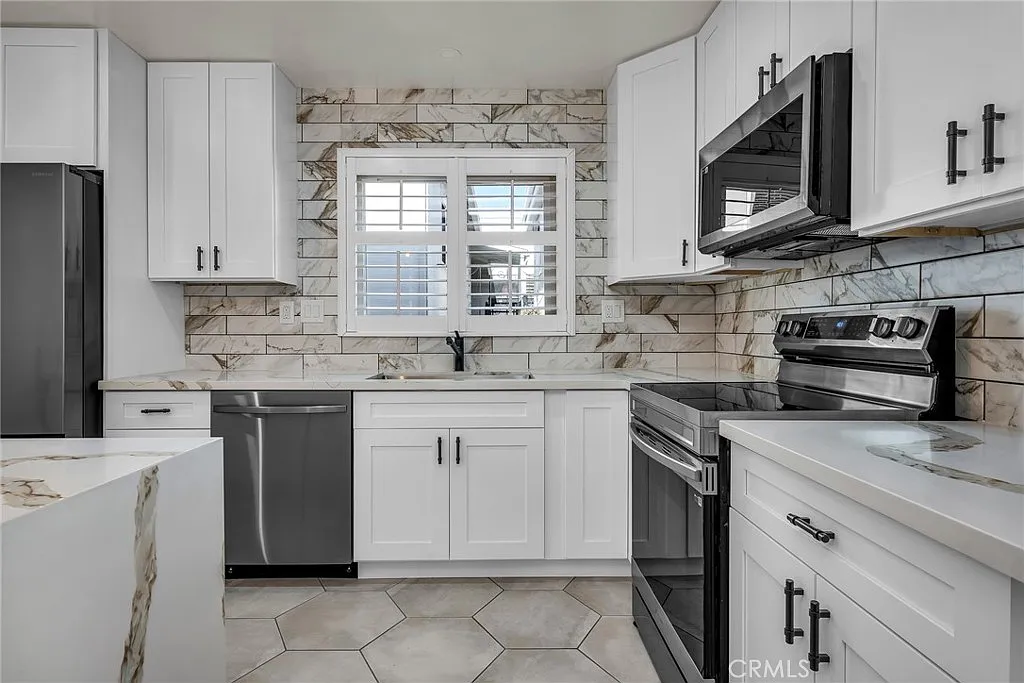3 bed, 1542 sqft, $6,000 — Photo 2