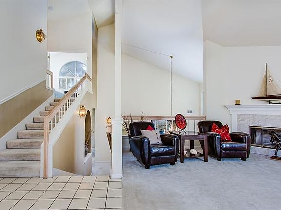 3rd image of 798 Clearview Ln