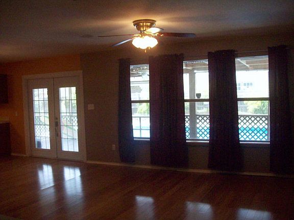 4th image of 1910 W Lindsay Blvd #105