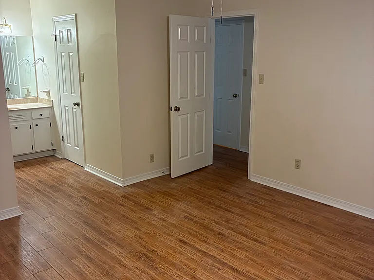 100 McDuffie Cir — Photo 13