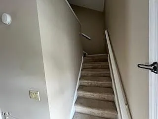 3 bed, 2.5 bath, 1622 sqft, $2,100 — Photo 3