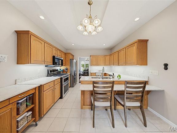 5th image of 2802 Virginia Ave