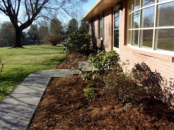 3rd image of 241 Rolling Hills Dr