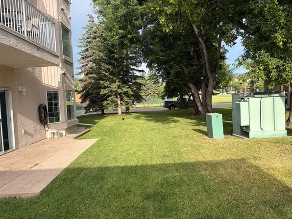 7 N Lineham Ave #101, Okotoks, AB T1S 1Z2