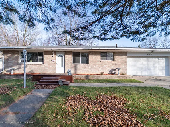 413 Meadowview Dr, Saint Johns, MI 48879