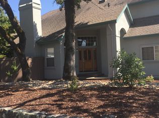1074 Elsbree Ln, Windsor, CA 95492