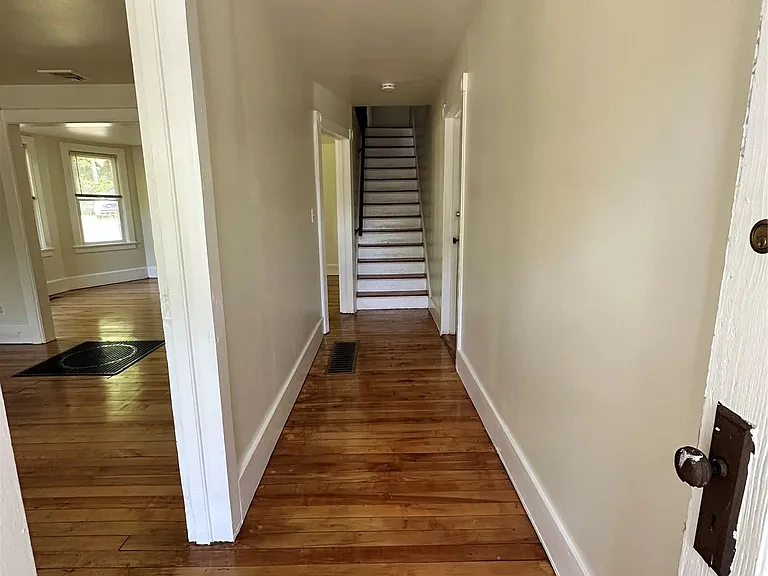 82 State St — Photo 3