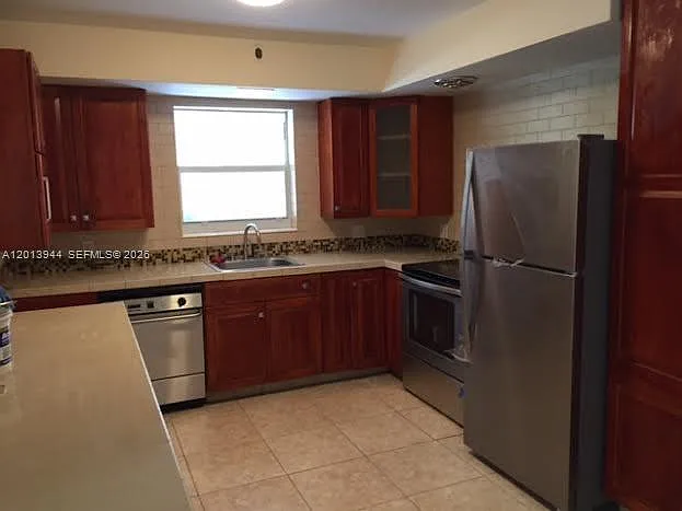335 NE 114th St #1 — Photo 8