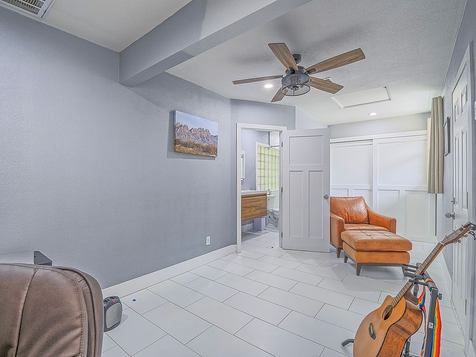 1st image of 700 Park Paseo
