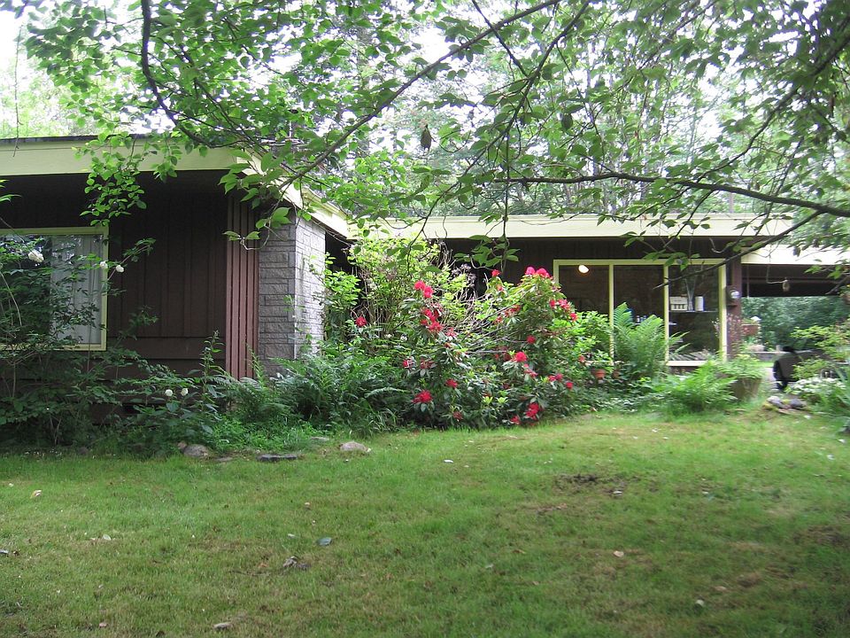 Front of home on 19.70 acres