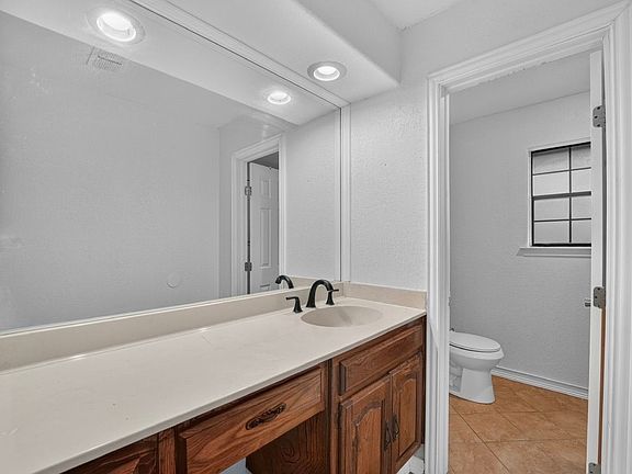 3rd image of 2351 Jenson Ct