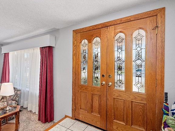 4th image of 634 Brookfield Dr