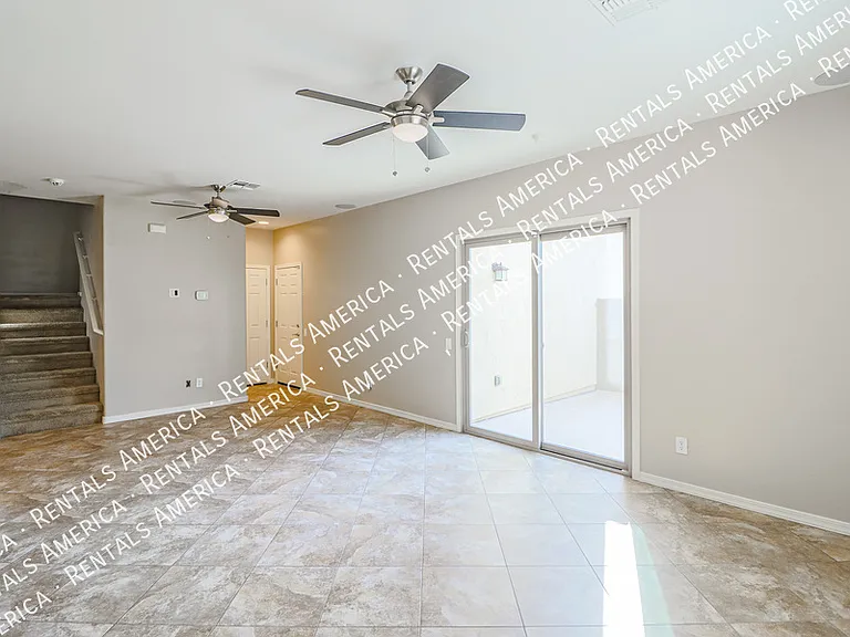 3625 E Zachary Dr — Photo 3