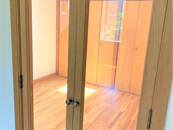 4th image of 557 Carroll St #2