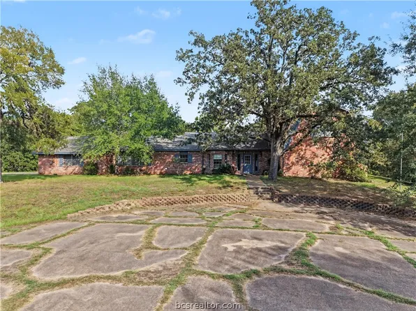 7097 Batts Ferry Rd, College Station, TX 77845