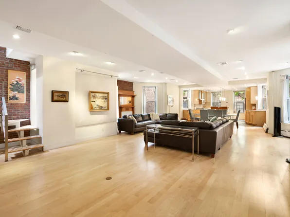210 West 82nd Street TH image 2 of 14