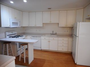 414 E Monroe St #A, Springfield, IL 62701