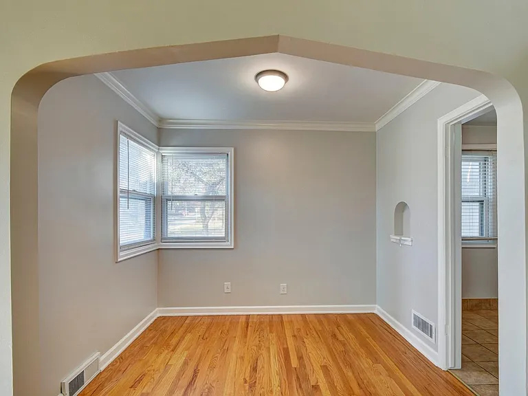 6032 William St — Photo 11