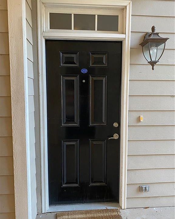1st image of 206 Fountainhead Ln Unit 102