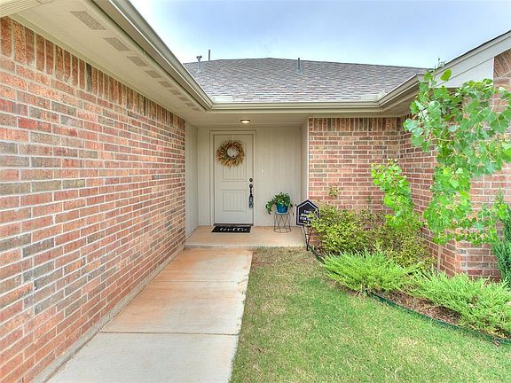 4th image of 2120 Norwood Dr