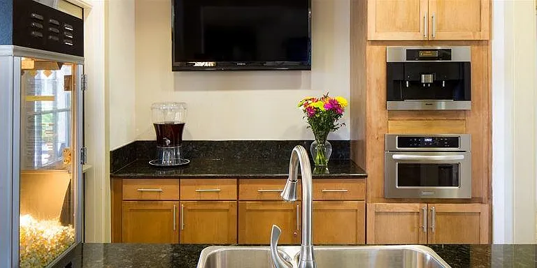 Arbor Glen Apartments — Photo 13