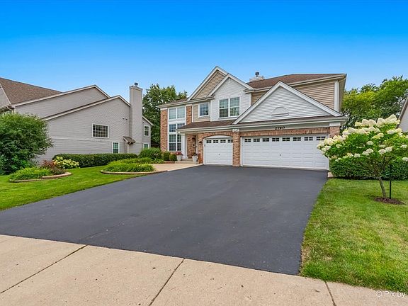 2nd image of 2790 Foxfield Dr