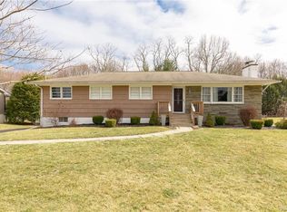 35 Lakeview Rd, Poughkeepsie, NY 12603