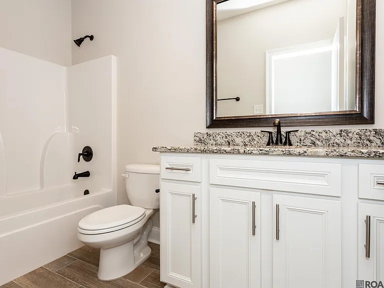 6356 Lake Edge Dr — Photo 13