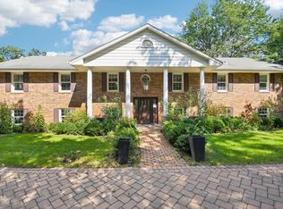 25 S Deep Lake Rd, North Oaks, MN 55127