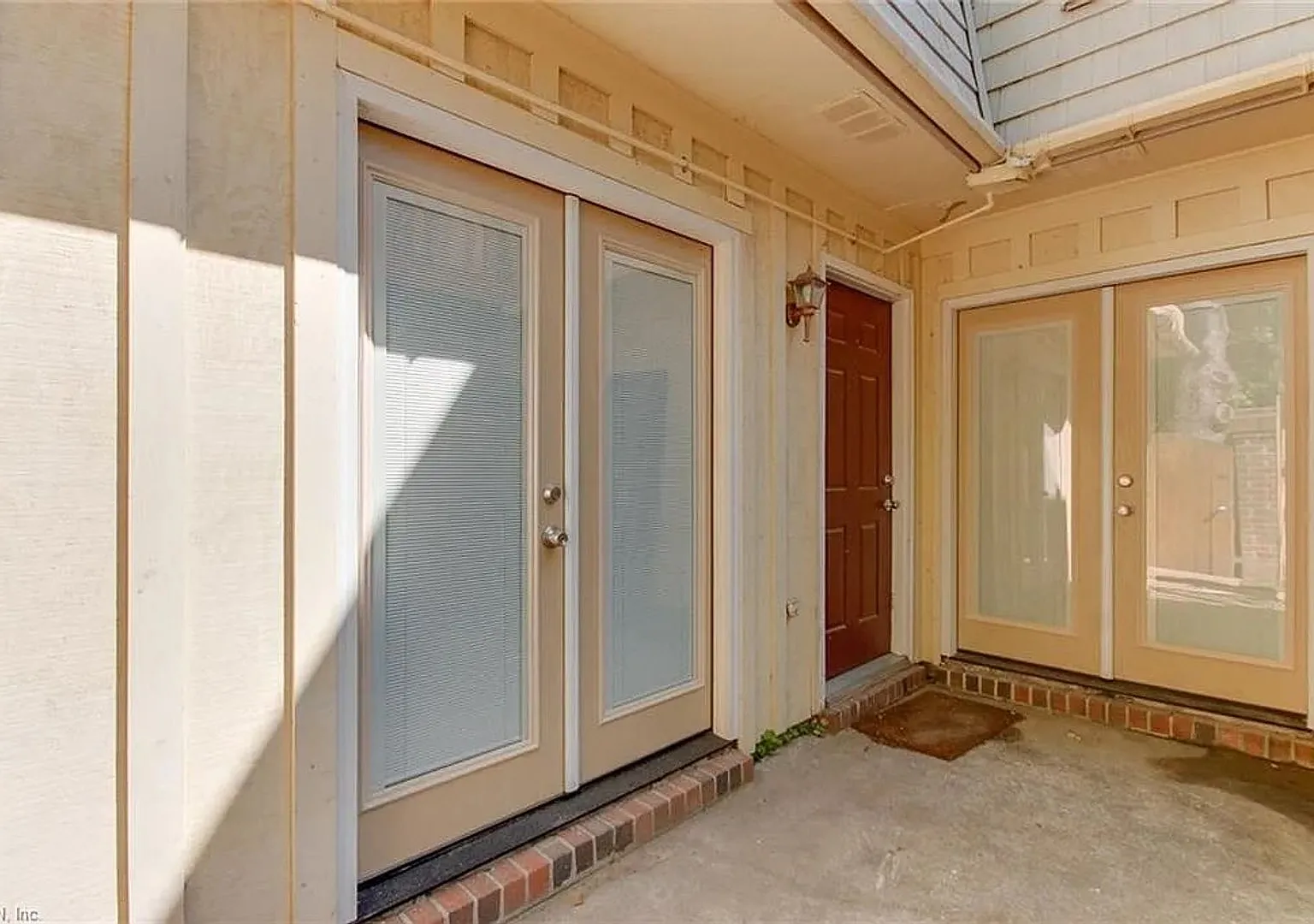 2 Bed Beach Property For Rent — Photo 3