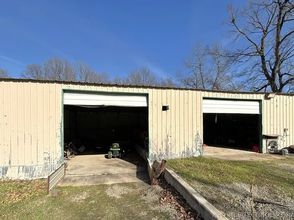 15 S 4285th Rd, Porum, OK 74455