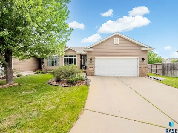5102 S Carrick Ave, Sioux Falls, SD 57106