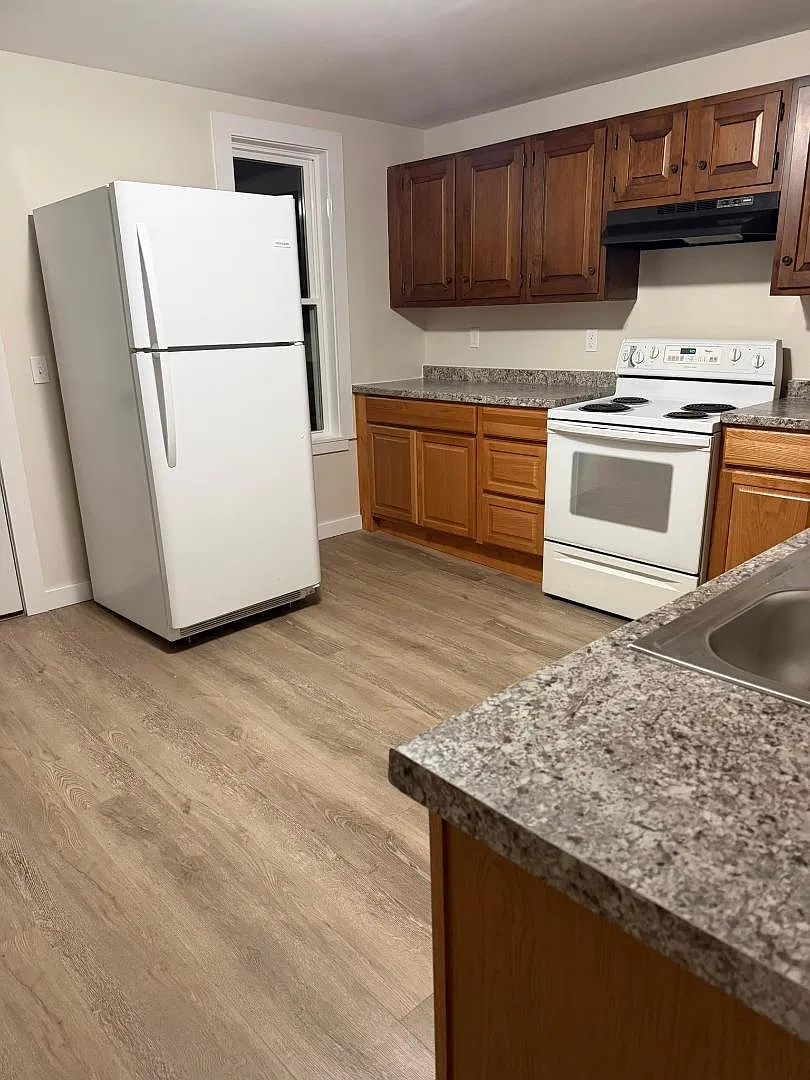 495 North Main Street — Photo 3