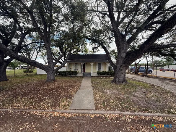 1404 N Wheeler St, Victoria, TX 77901