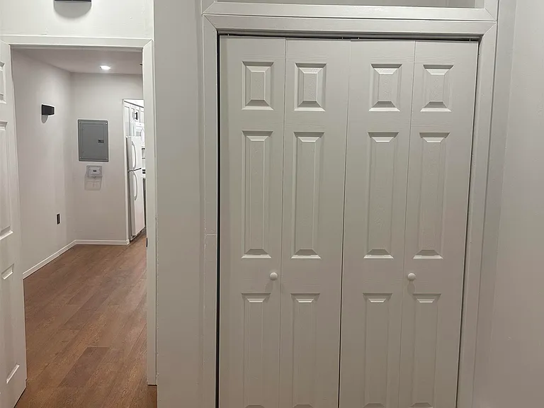 107 Magnolia Ave #2R — Photo 8