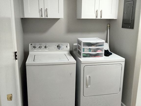 3rd image of 202 Oliver St