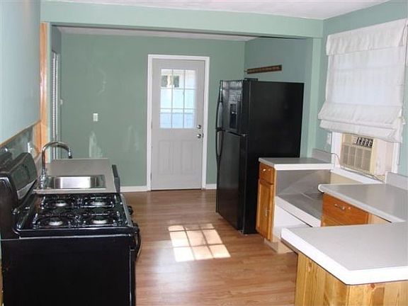 5th image of 1423 Oldsmar Ave