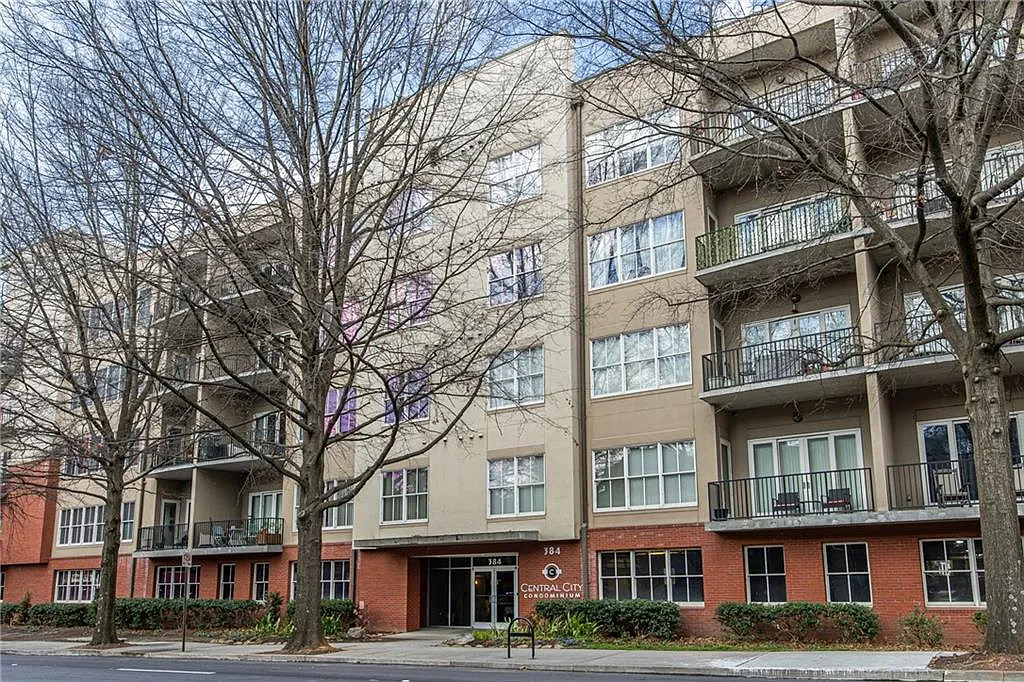 1 bed, 1.0 bath, 745 sqft, $1,795 — Photo 2