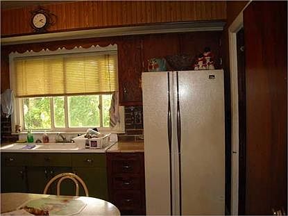 3rd image of 42 Rose Pl