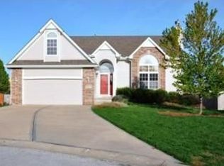 1211 SE 12th Ct, Lees Summit, MO 64081