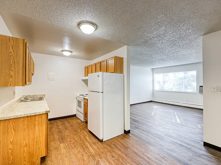 Marquette Heights Apartments — Photo 14