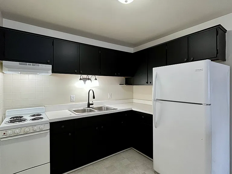 750 Harrison Blvd #5 — Photo 3