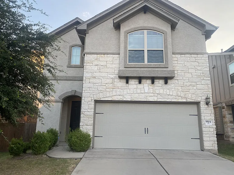 9504 Hunter Ln — Photo 1