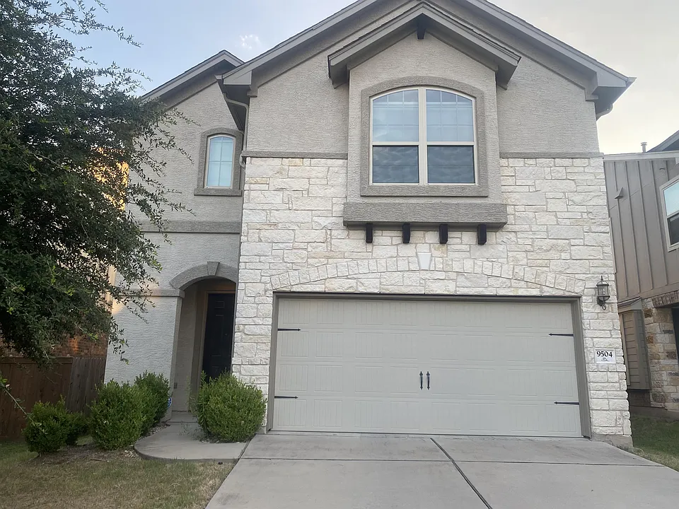 9504 Hunter Ln