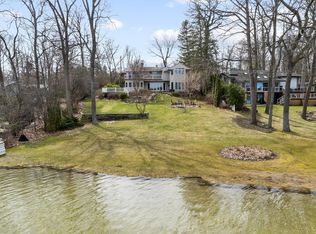 1940 S Hammond Lake Dr, Bloomfield Hills, MI 48302