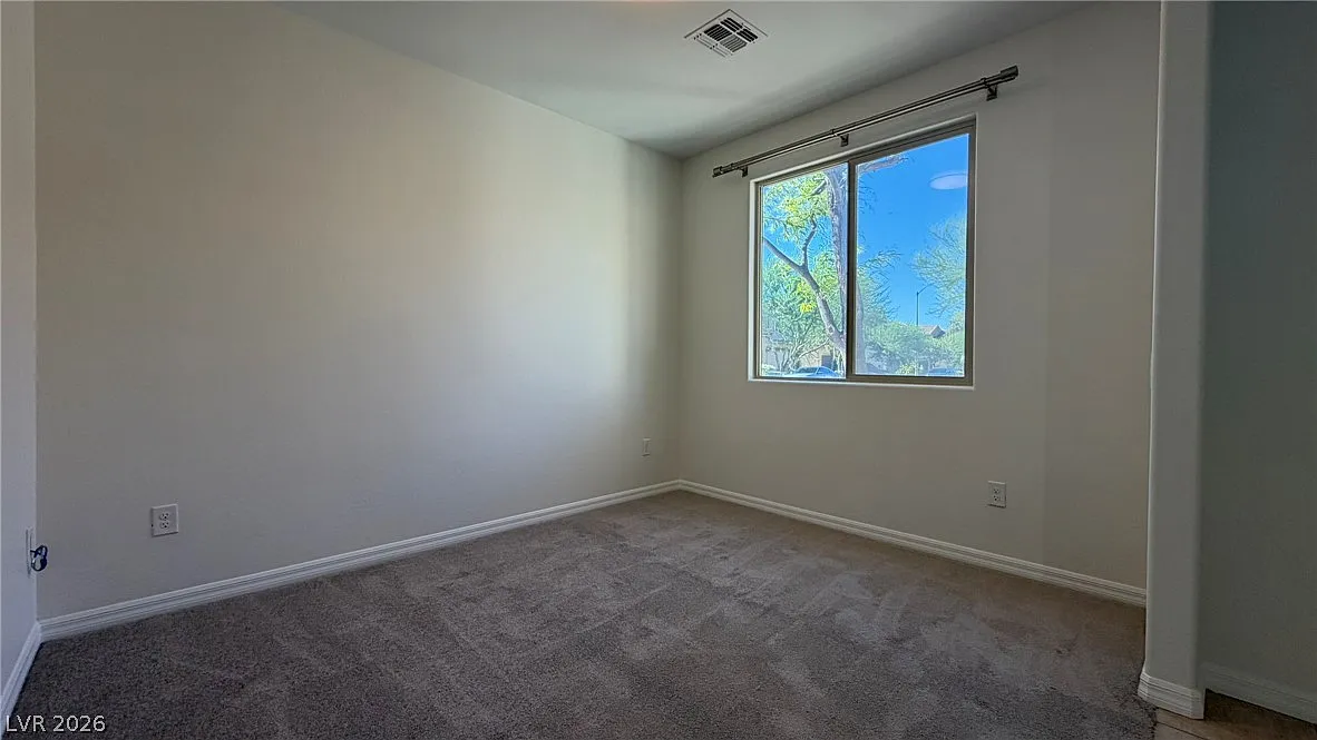 4 bed, 3.0 bath, 2644 sqft, $2,500 — Photo 3