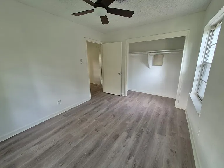 10221 Bretton Dr — Photo 10